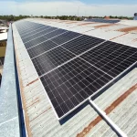 Instalación de paneles solares fotovoltaicos para generación de energía