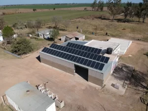 Instalación de paneles solares fotovoltaicos para generación de energía