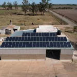 Instalación de paneles solares fotovoltaicos para generación de energía