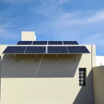Instalación de paneles solares fotovoltaicos para generación de energía