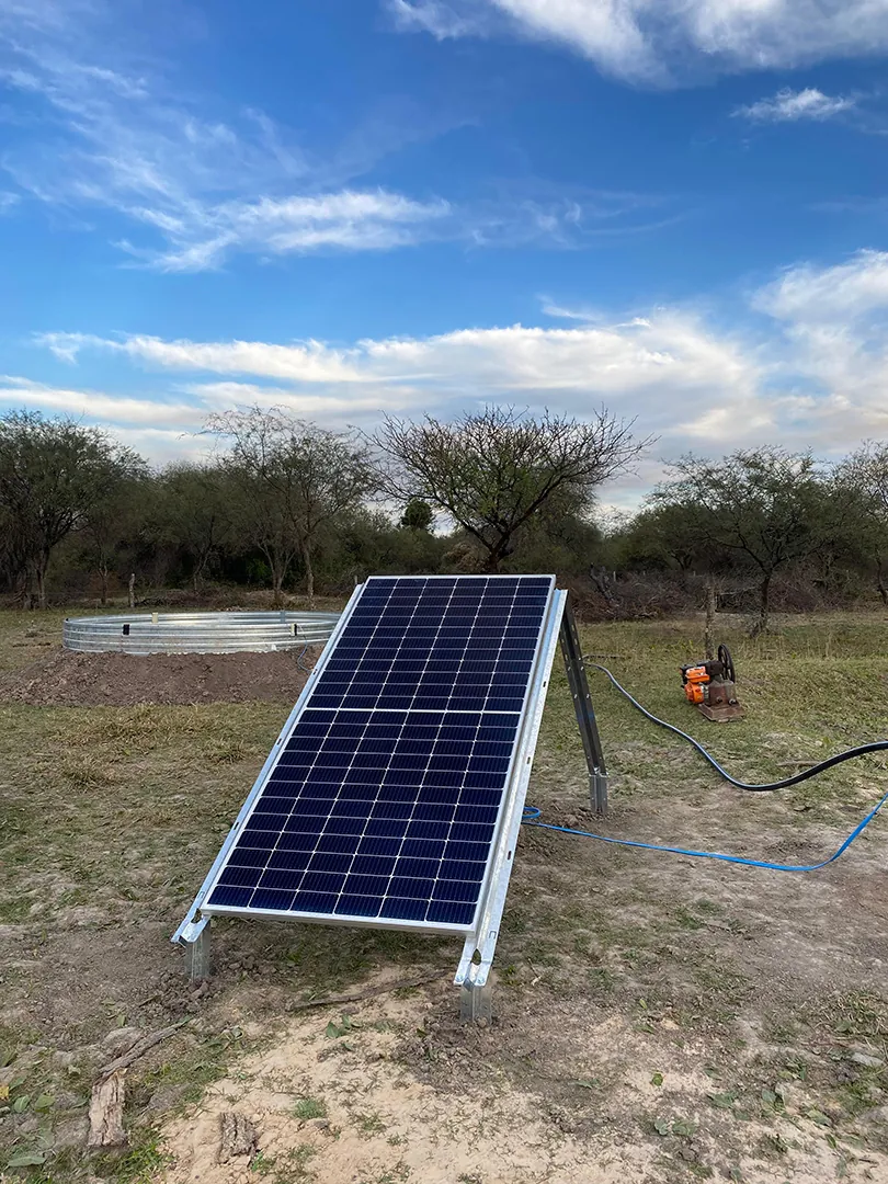 Instalación de paneles solares fotovoltaicos para generación de energía